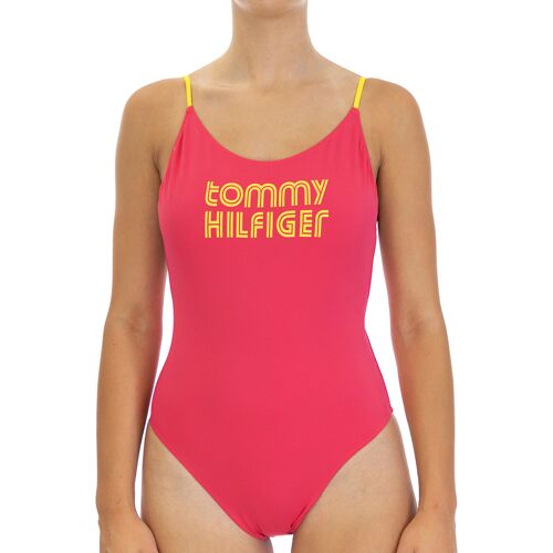 Roter einteiliger Badeanzug mit gelbem Tommy Hilfiger Logo. Roter einteiliger Badeanzug mit gelbem Tommy Hilfiger Logo.
