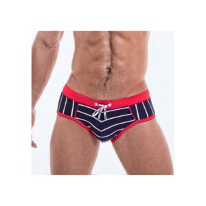 Gestreifte Badehose in Rot und Blau mit Kordelzug.